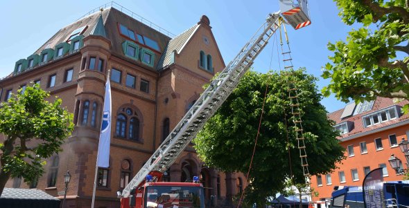 Rathaus Fahrzeug Drehleiter