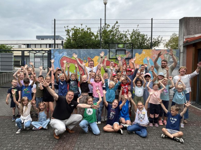 Kinder bei Ferienaktivwoche mit Bürgermeister