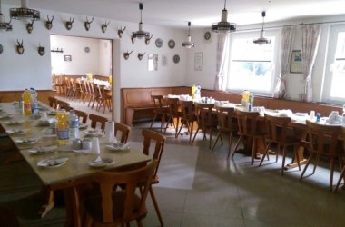 Blick in den Gruppenraum 1 mit Bestuhlung