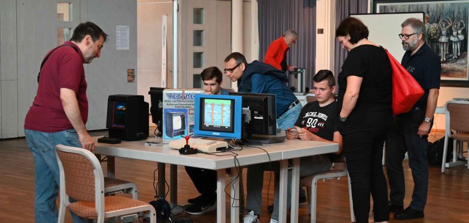Menschen an Computern