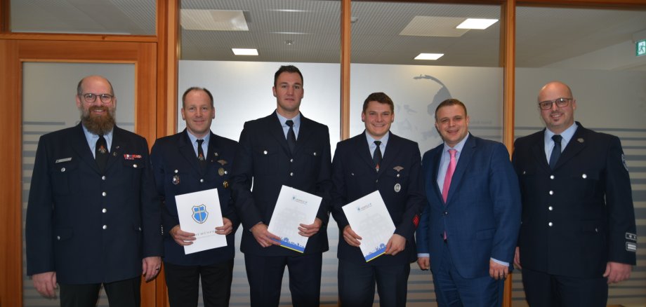 Übergabe der Ernennungsurkunden