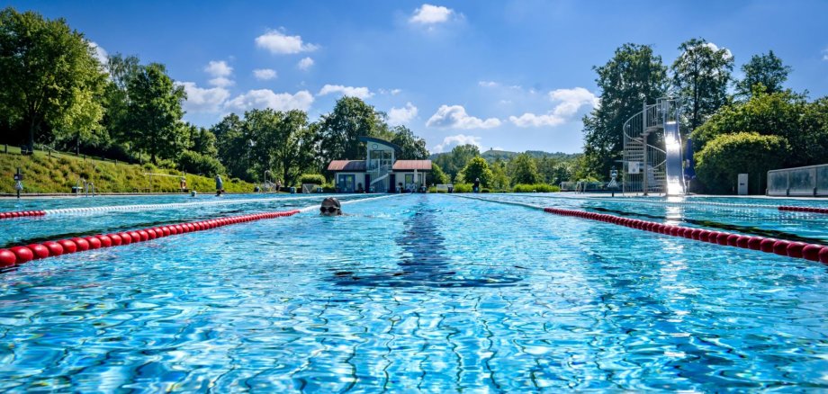 Schwimmbecken Freibad Hünfeld