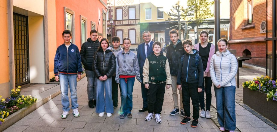 Gruppenbild der Teilnehmer des Boys and Girls Day in der Rathausgasse