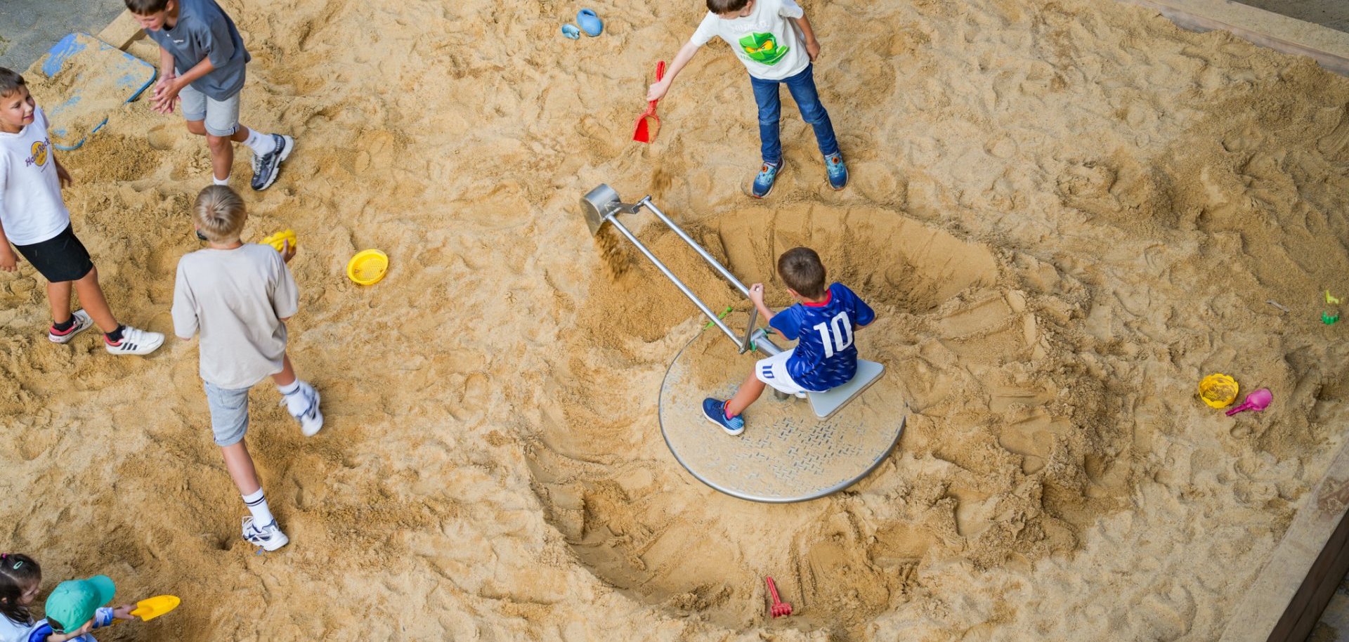 XXL-Sandkasten in der Hünfelder Innenstadt